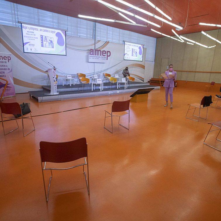 MESA REDONDA AMEP MUJER Y EMPRESA UN CAMINO A SEGUIR EL BATEL CARTAGENA