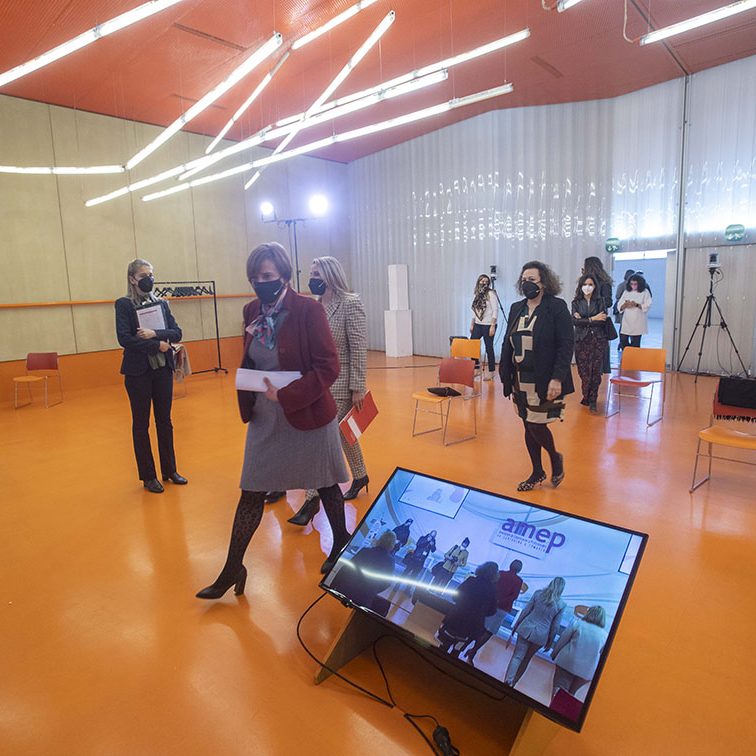 MESA REDONDA AMEP MUJER Y EMPRESA UN CAMINO A SEGUIR EL BATEL CARTAGENA