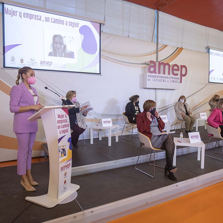 MESA REDONDA AMEP MUJER Y EMPRESA UN CAMINO A SEGUIR EL BATEL CARTAGENA
