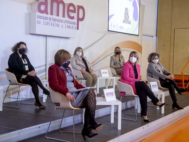 MESA REDONDA AMEP MUJER Y EMPRESA UN CAMINO A SEGUIR EL BATEL CARTAGENA
