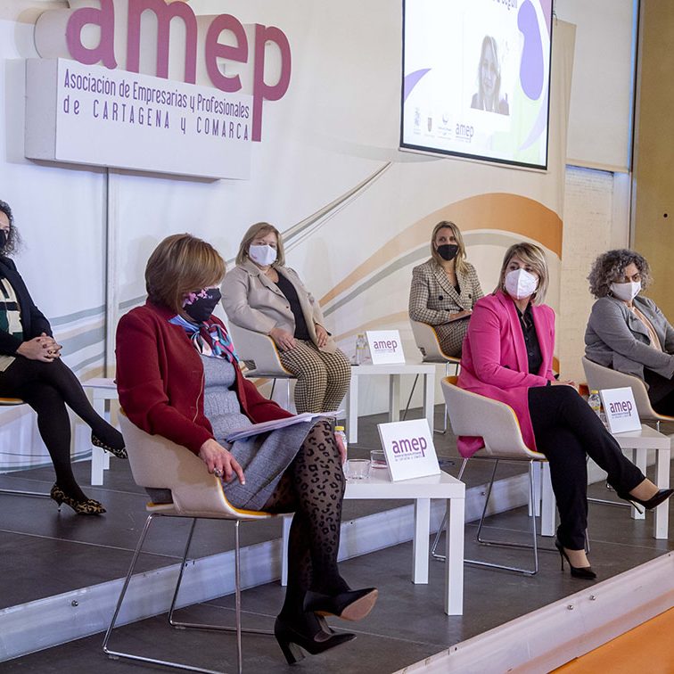 MESA REDONDA AMEP MUJER Y EMPRESA UN CAMINO A SEGUIR EL BATEL CARTAGENA