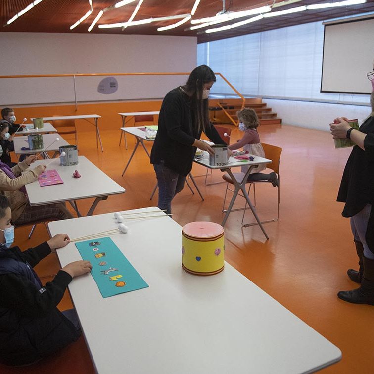 TALLER INFANTIL CONOCE TU SEMANA SANTA 'EL TAMBOR' EL BATEL CARTAGENA