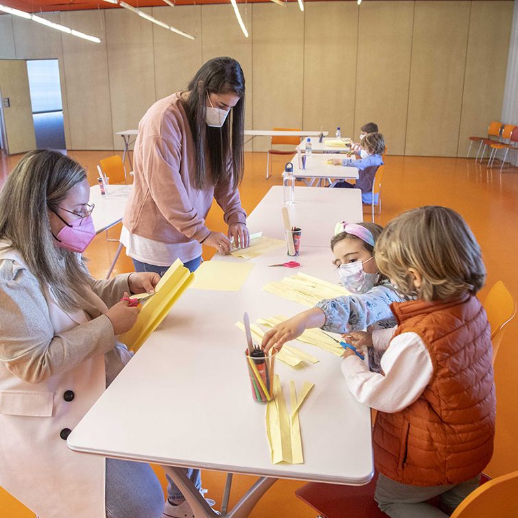 TALLER INFANTIL CONOCE TU SEMANA SANTA 'LA PALMA'