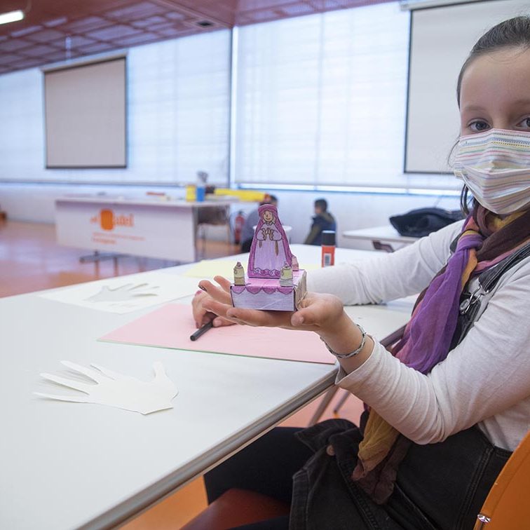 TALLER INFANTIL CONOCE TU SEMANA SANTA 'TRONOS'