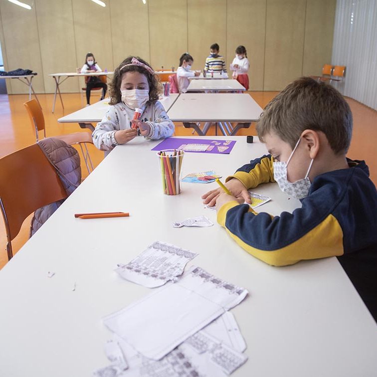 TALLER INFANTIL CONOCE TU SEMANA SANTA 'TRONOS'