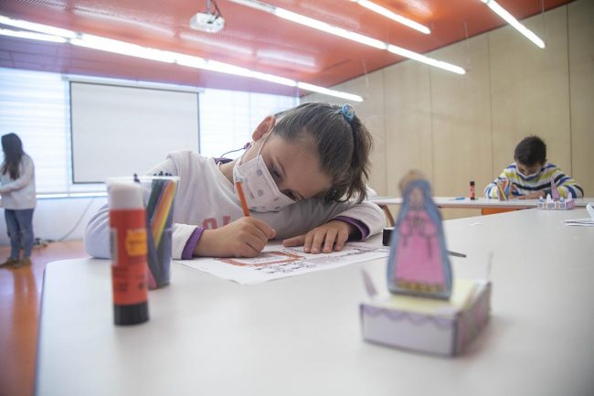 TALLER INFANTIL CONOCE TU SEMANA SANTA 'TRONOS'