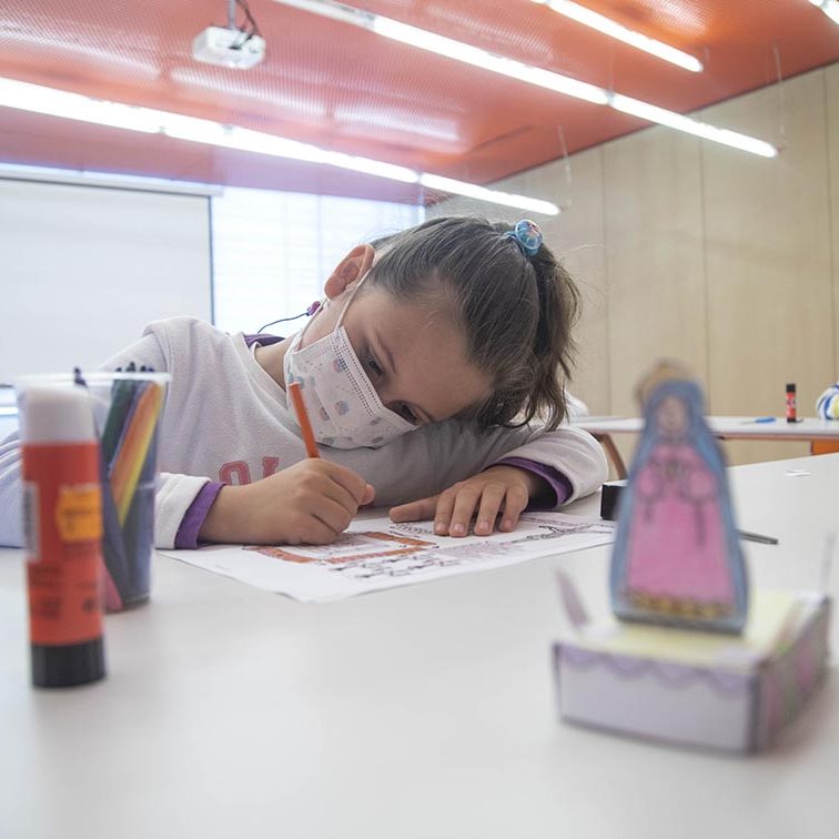 TALLER INFANTIL CONOCE TU SEMANA SANTA 'TRONOS'