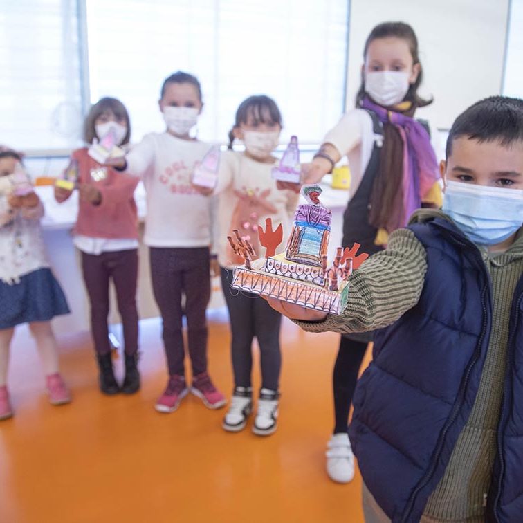 TALLER INFANTIL CONOCE TU SEMANA SANTA 'TRONOS'