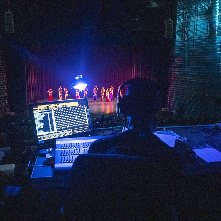 DIA INTERNACIONAL DE LA DANZA DE CARTAGENA GALA PROFESIONAL EL BATEL
