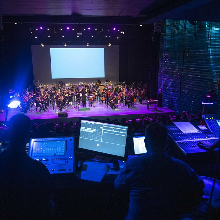 EN FAMILIA MARIA PARRADO Y LA MAGIA DE DISNEY EL BATEL CARTAGENA