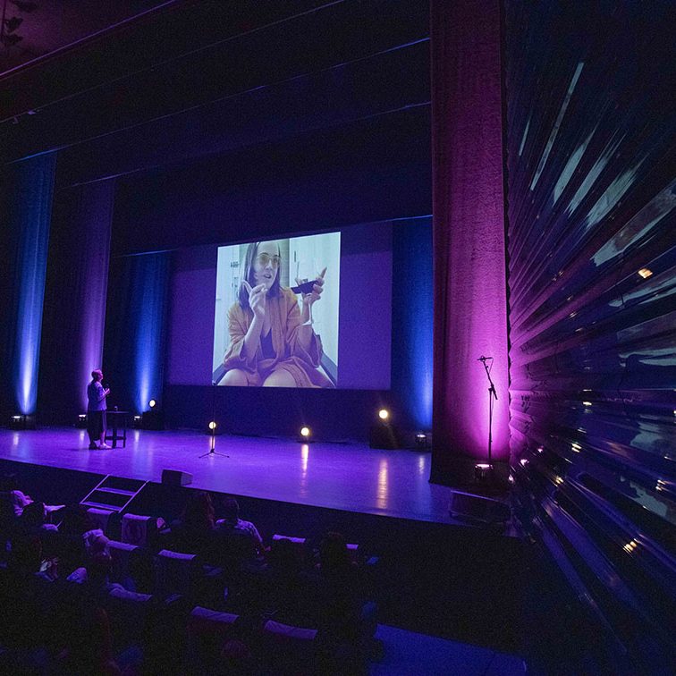 MARTITA DE GRANÁ 'MI PADRE FLIPA' EL BATEL CARTAGENA