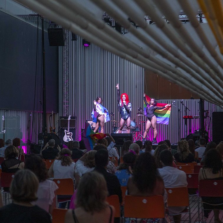 ORGULLOSAS 2021 – TINA X + LAS WONDER EL BATEL CARTAGENA