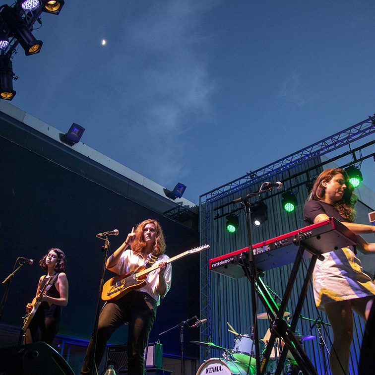 ORGULLOSAS 2021 – TINA X + LAS WONDER EL BATEL CARTAGENA