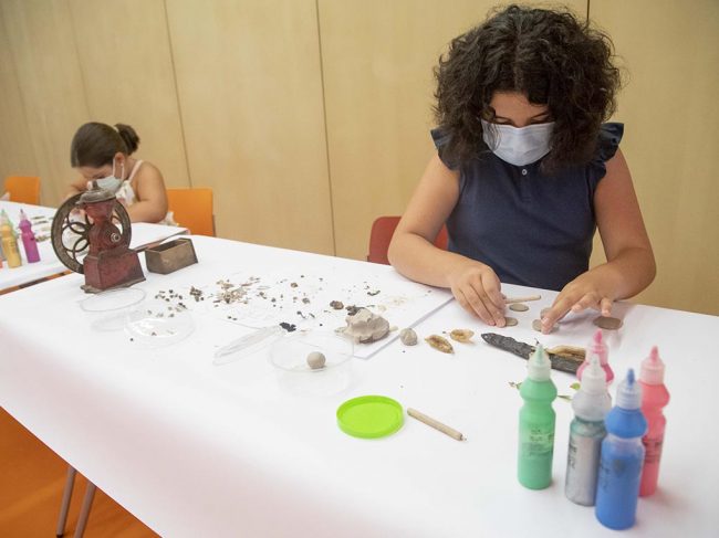 TALLER RECICLAJE ARTE Y NATURALEZA LA MAR CHICA 2021 EL BATEL CARTAGENA