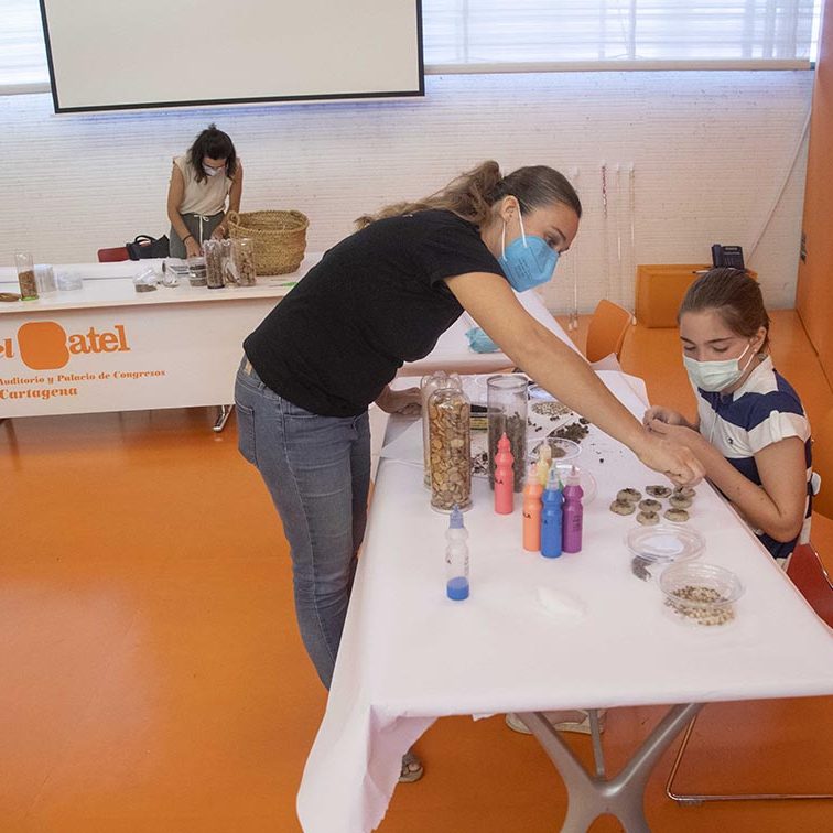 TALLER RECICLAJE ARTE Y NATURALEZA LA MAR CHICA 2021 EL BATEL CARTAGENA