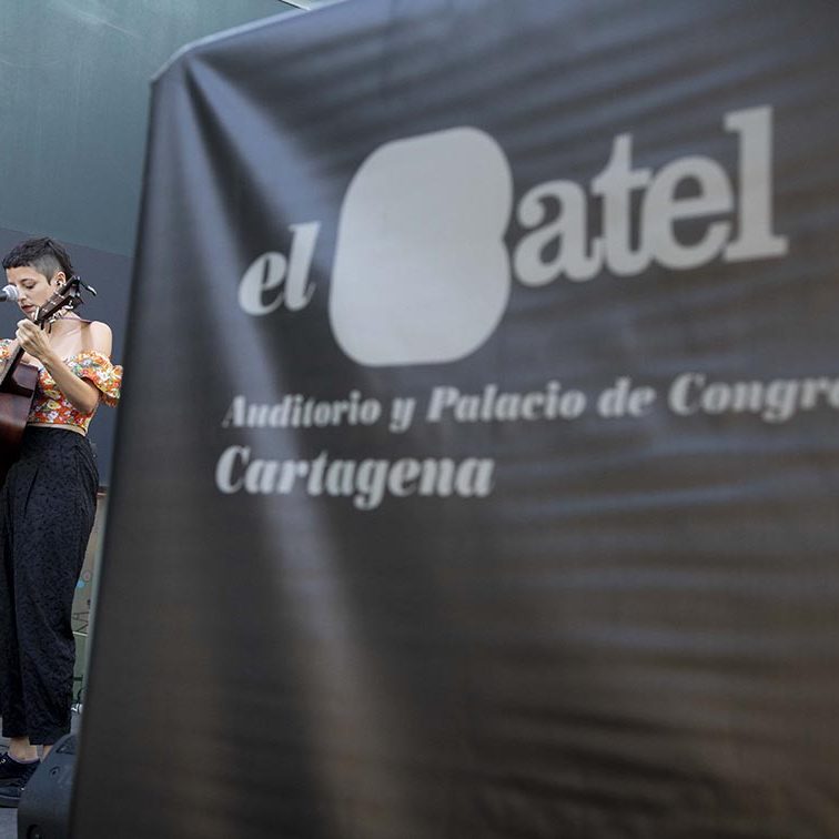 TRAVIS BIRD LA MAR DE MÚSICAS EL BATEL CARTAGENA