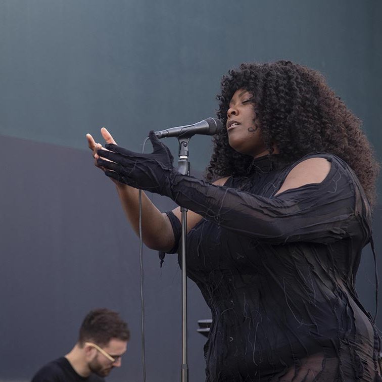 YSEULT LA MAR DE MÚSICAS EL BATEL CARTAGENA