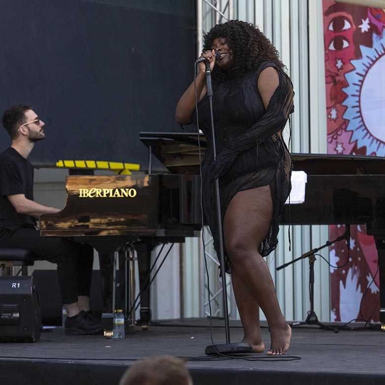YSEULT LA MAR DE MÚSICAS EL BATEL CARTAGENA