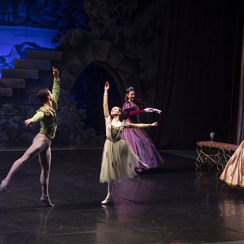 EL LAGO DE LOS CISNES por BALLET NACIONAL RUSO EL BATEL CARTAGENA