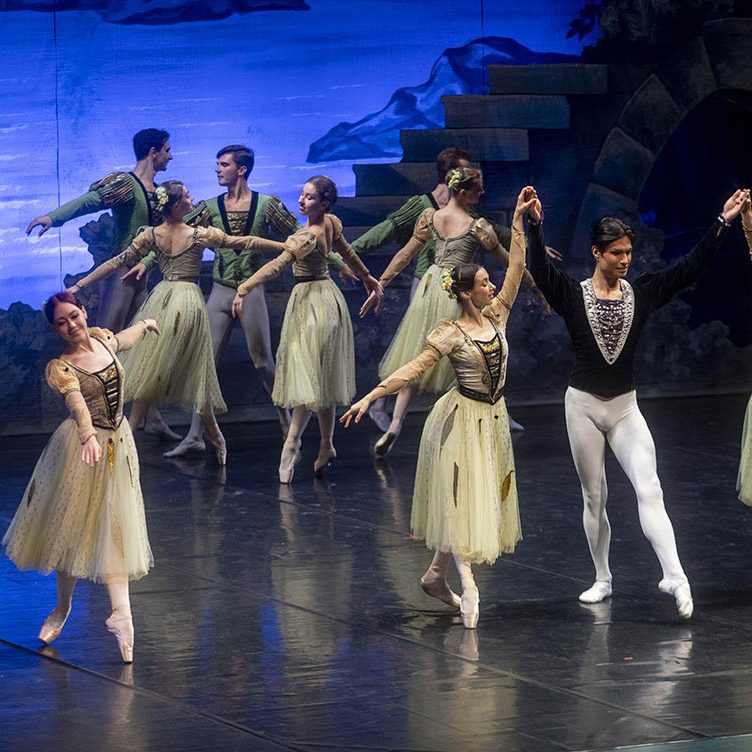 EL LAGO DE LOS CISNES por BALLET NACIONAL RUSO EL BATEL CARTAGENA