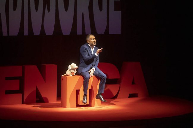 JORGE JAVIER VAZQUEZ PRESENTA DESMONTÁNDO A SÉNECA EL BATEL CARTAGENA