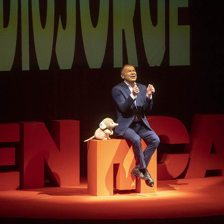 JORGE JAVIER VAZQUEZ PRESENTA DESMONTÁNDO A SÉNECA EL BATEL CARTAGENA