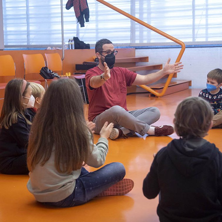TALLER NAVIDAD BIENVENIDOS A LA PERCUSIÓN CON ALEX DUMDACA MI PEQUEÑO AUDITORIO EL BATEL CARTAGENA