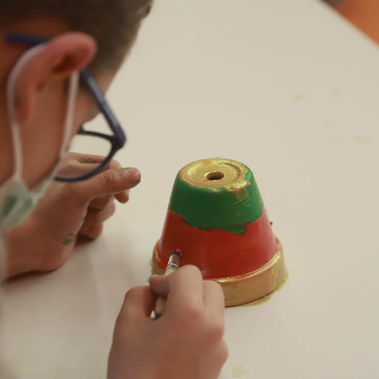 TALLER NAVIDAD MI MACETA DE AÑO NUEVO MI PEQUEÑO AUDITORIO EL BATEL CARTAGENA