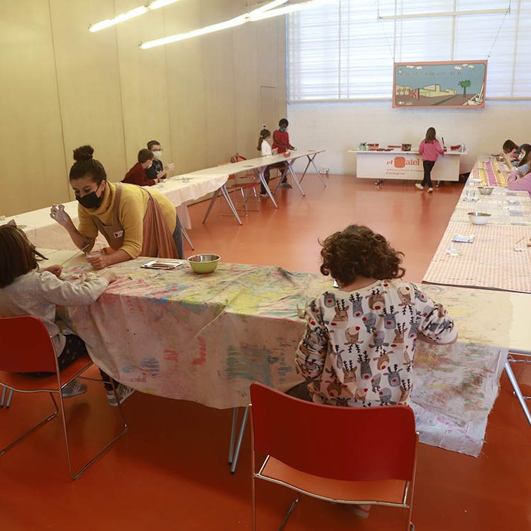 TALLER NAVIDAD ARCILLA SERES MAGICOS MI PEQUEÑO AUDITORIO EL BATEL CARTAGENA