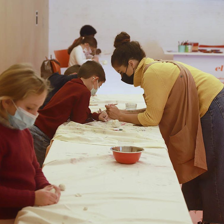 TALLER NAVIDAD ARCILLA SERES MAGICOS MI PEQUEÑO AUDITORIO EL BATEL CARTAGENA