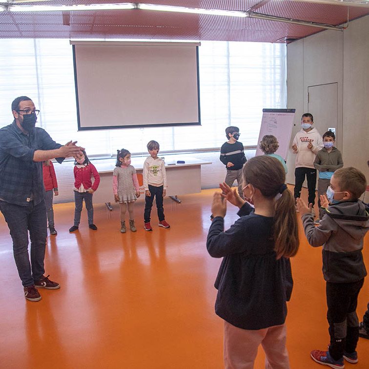 TALLERES INFANTIL RITMO Y MUSICALIDAD CON DUMDACA EL BATEL CARTAGENA