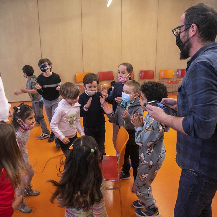 TALLERES INFANTIL RITMO Y MUSICALIDAD CON DUMDACA EL BATEL CARTAGENA
