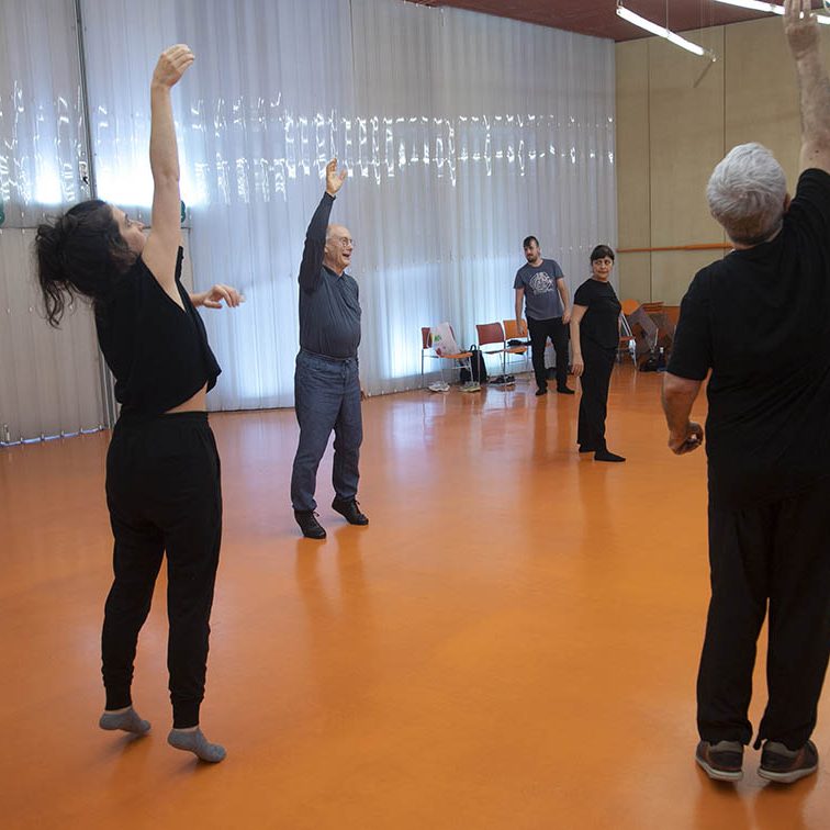 TALLER ESCUELA INTERNACIONAL DE TEATRO DEL MEDITERRANEO CON NORMAN TAYLOR DE LA CALLE A LA ESCENA EL BATEL CARTAGENA