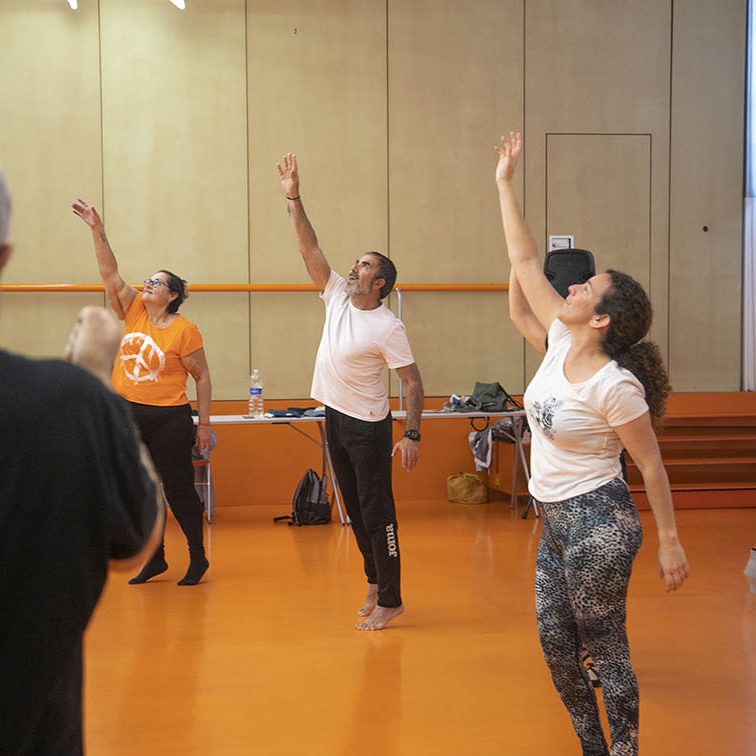 TALLER ESCUELA INTERNACIONAL DE TEATRO DEL MEDITERRANEO CON NORMAN TAYLOR DE LA CALLE A LA ESCENA EL BATEL CARTAGENA