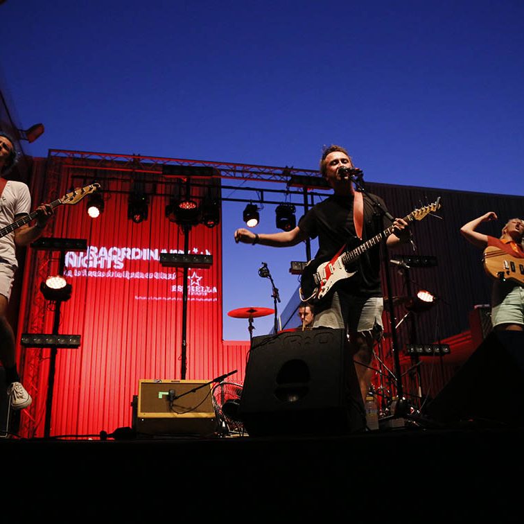 NIÑA POLACA EN LAS XTRAORDINARY NIGHTS EL BATEL CARTAGENA