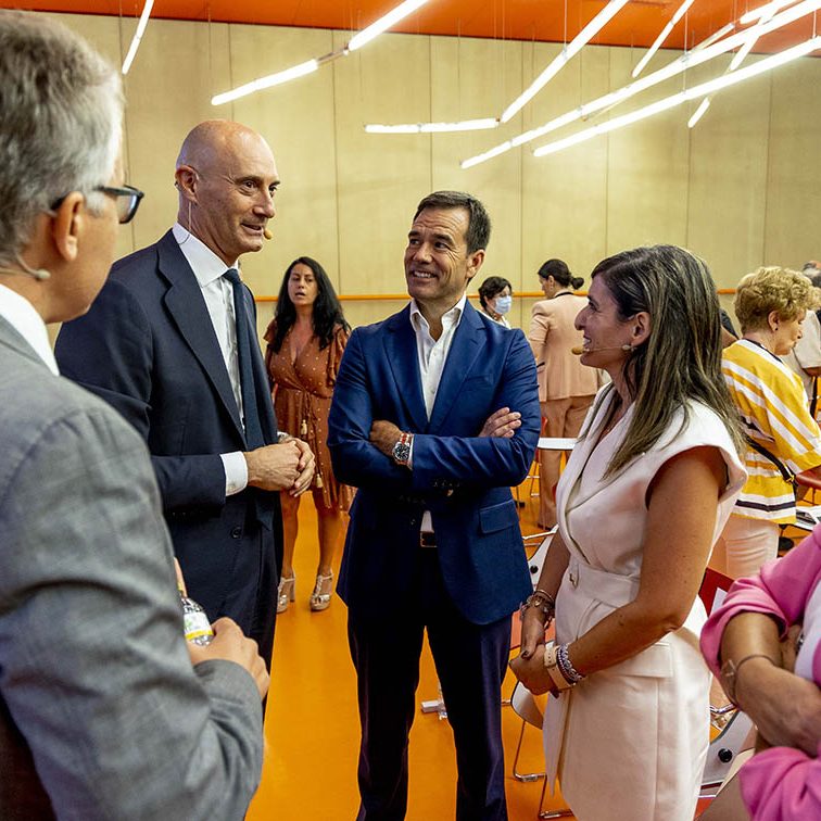 FORO BANCA PRIVADA BBVA LV NUEVAS TECNOLOGIAS NUEVAS OPORTUNIDADES EL BATEL CARTAGENA