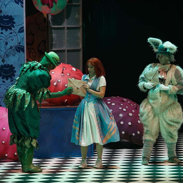 ALICIA EN EL MUSICAL DE LAS MARAVILLAS EL BATEL CARTAGENA