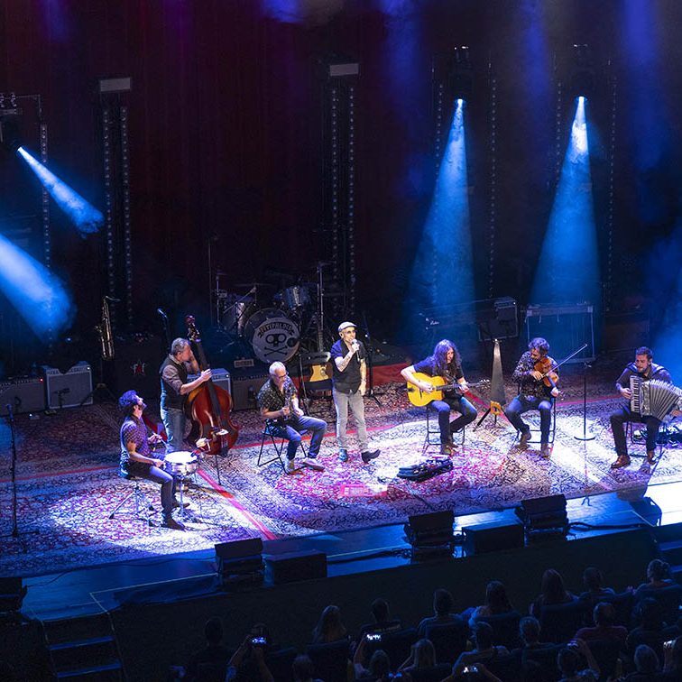 FITO & FITIPALDIS GIRA DE TEATROS Y AUDITORIOS EL BATEL CARTAGENA