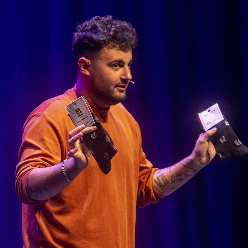 JUAN AMADEO PRESENTA AVANGELIO EL BATEL CARTAGENA