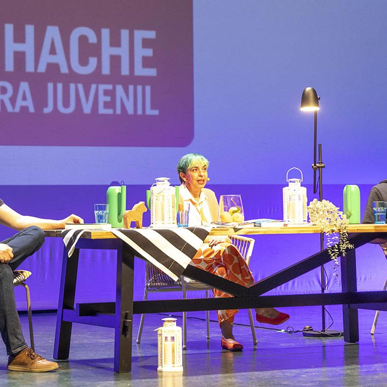 ENCUENTRO CON LOS 3 AUTORES FINALISTAS PREMIOS HACHE 2023 EL BATEL CARTAGENA