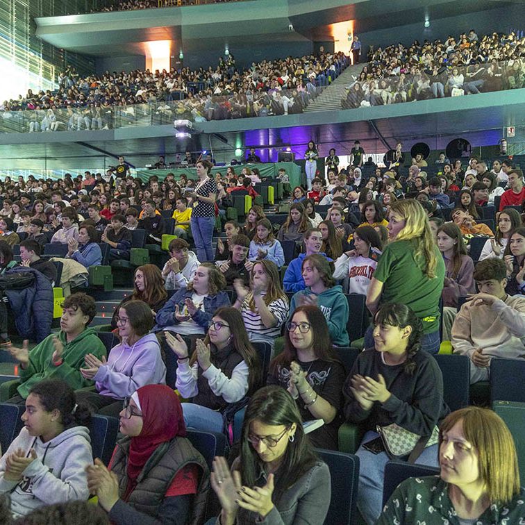 ENCUENTRO CON LOS 3 AUTORES FINALISTAS PREMIOS HACHE 2023 EL BATEL CARTAGENA