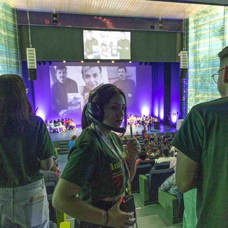 ENCUENTRO CON LOS 3 AUTORES FINALISTAS PREMIOS HACHE 2023 EL BATEL CARTAGENA