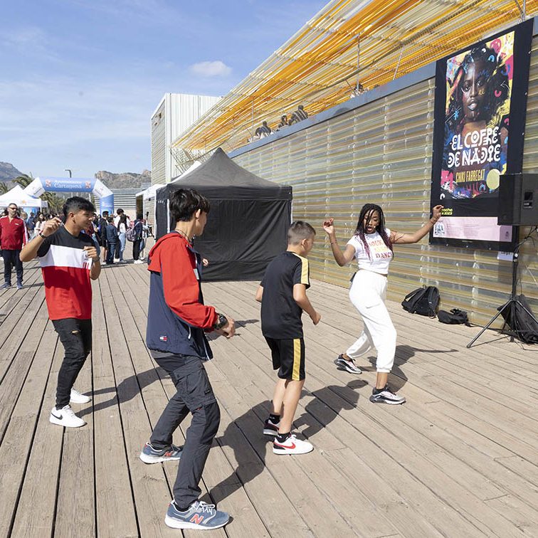 ENCUENTRO CON LOS 3 AUTORES FINALISTAS PREMIOS HACHE 2023 EL BATEL CARTAGENA