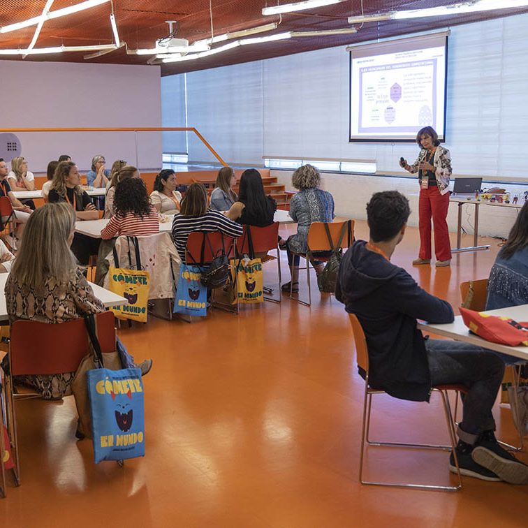 JORNADAS EDUCATIVAS EDELVIVES 'CÓMETE EL MUNDO' EL BATEL CARTAGENA