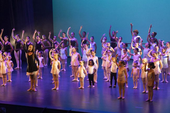 CARMEN BAÑOS XLI FESTIVAL DE DANZA CARMEN BAÑOS XLI FESTIVAL DE DANZA EL BATEL CARTAGENA