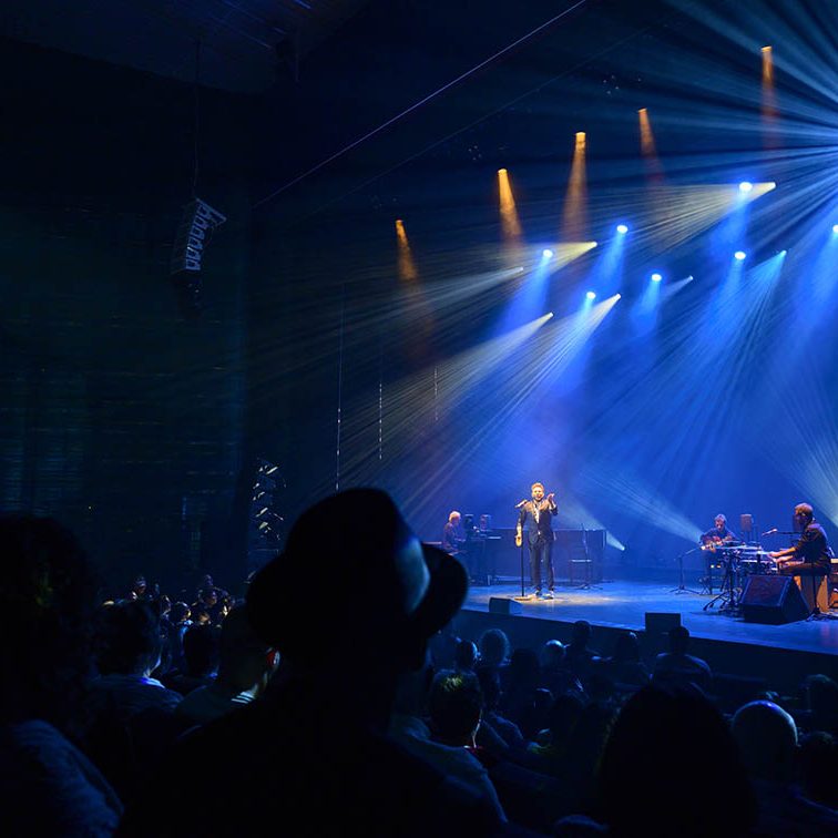 MIGUEL POVEDA EN CONCIERTO EL BATEL CARTAGENA