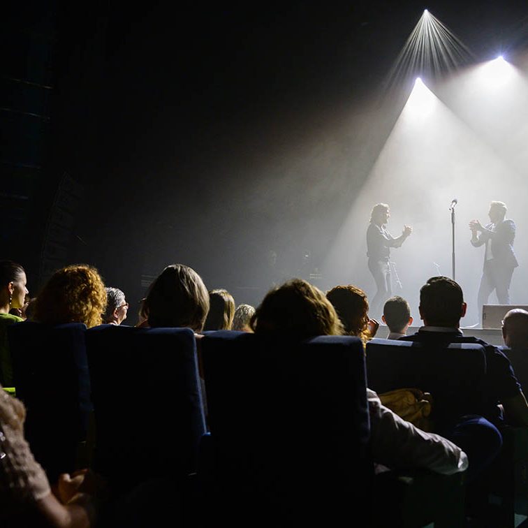 MIGUEL POVEDA EN CONCIERTO EL BATEL CARTAGENA