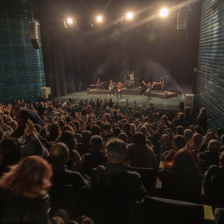 bROTHERS iN bAND presentando: ‘The Very Best of dIRE sTRAITS’ EL BATEL CARTAGENA