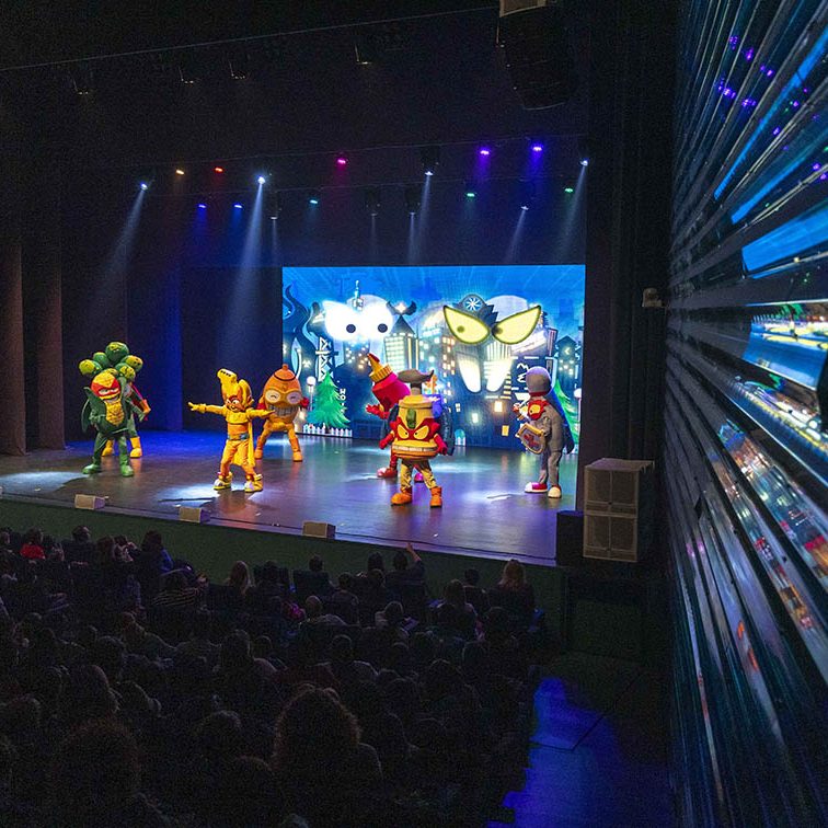 SUPERTHINGS 'LIVE, SING AND PARTY' EL BATEL CARTAGENA