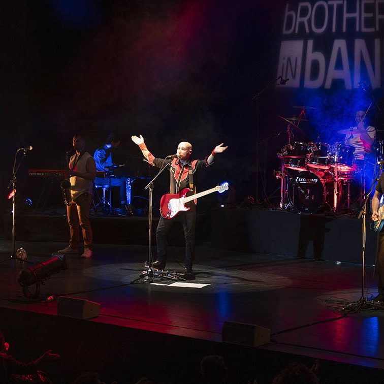 bROTHERS iN bAND presentando: ‘The Very Best of dIRE sTRAITS’ EL BATEL CARTAGENA